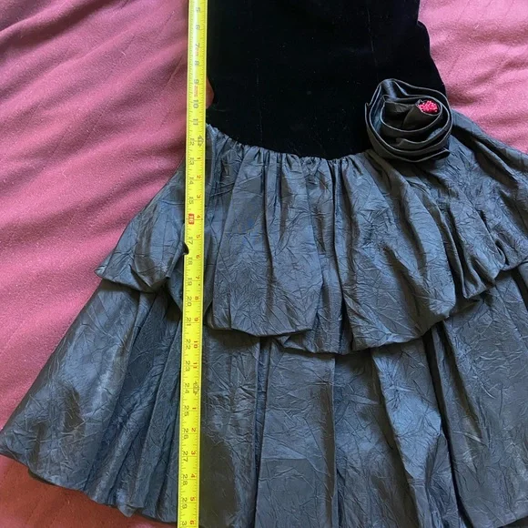 Vintage Black Halter Dress With Flower Detail - Picture 8 of 10